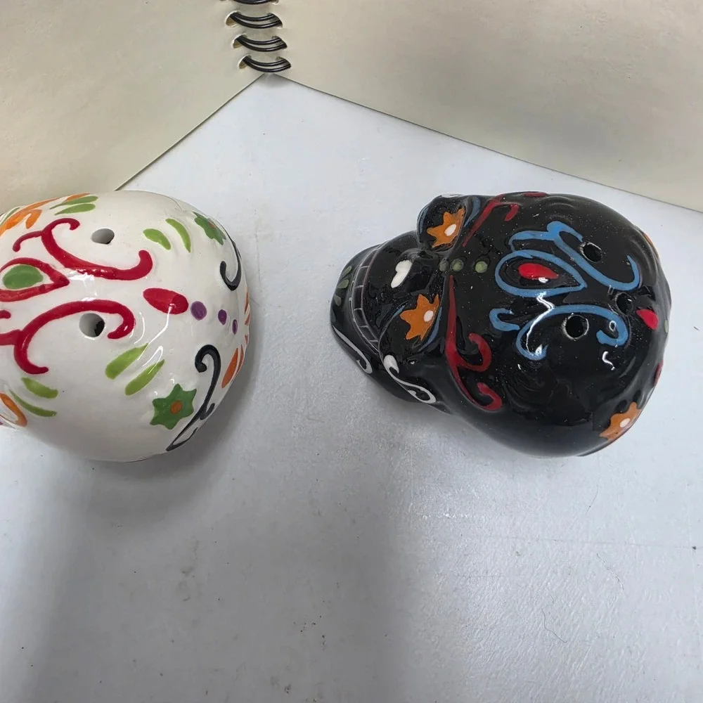 World Market Sugar Skull Salt and Pepper Shakers Set Day of the Dead Ceramic - Picture 7 of 8